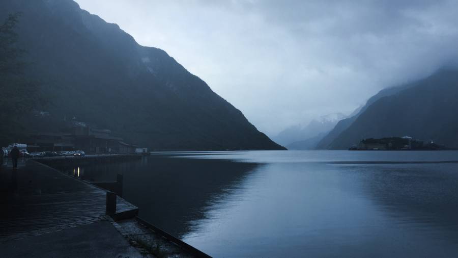 Click to view full size Odda_lake.png